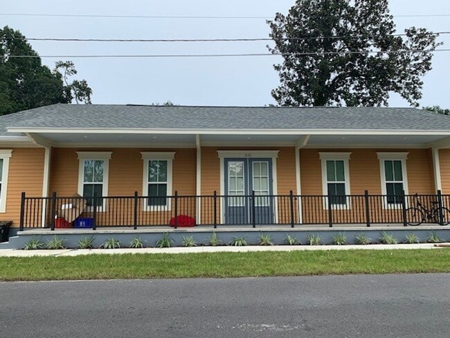 Photo - Thelma Lane - Luxury 3 Bedroom, 3 Bathroom...