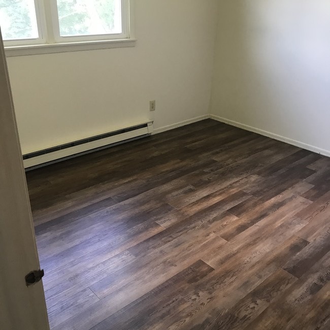 Photo - 647 Providence St