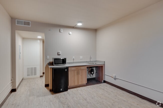 Studio, BA - 296SF