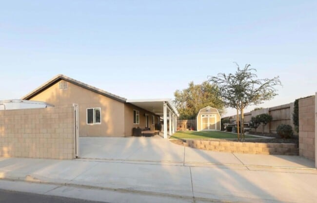 Photo - Incredible Rental In the SW! 3bd +2ba with RV parking $2,600 Rent
