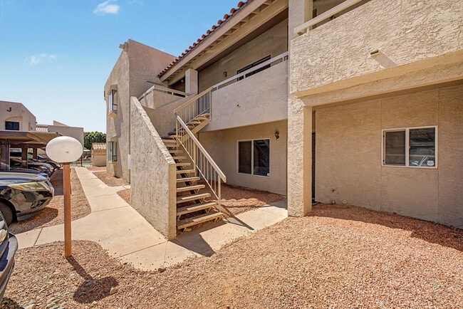 Building Photo - 11666 N 28th Dr Unit 245