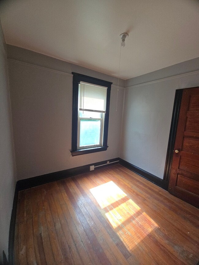 Photo - 3566 Vine St