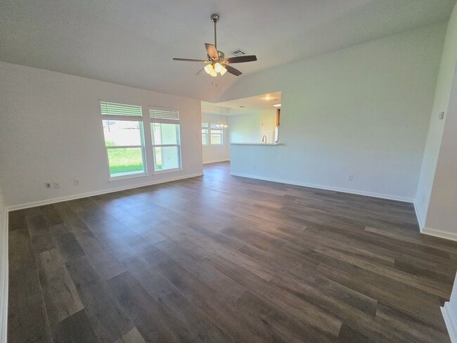 Photo - AVAILABLE NOW! - $500 OFF FIRST MONTH