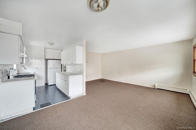 Photo - 80-24 138th St