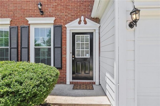 Photo - 490 Chippenham Ct