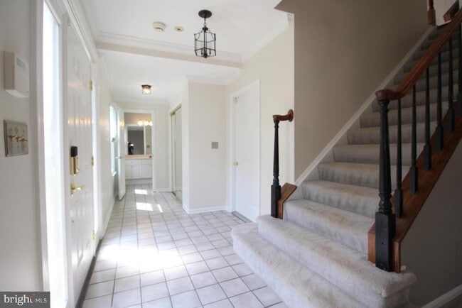 Building Photo - 6423 Little Potters Ln