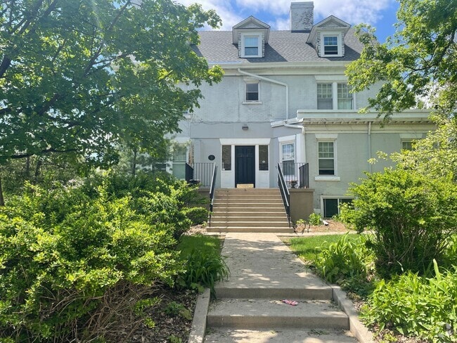 Building Photo - 1902 Game Room - Converted Mansion - Avail... Unit Apt 3b