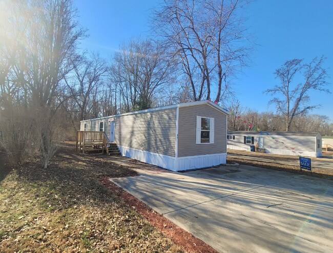 Photo - 85 Deerwood Park