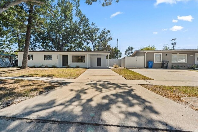 Photo - 8014 W Comanche Ave