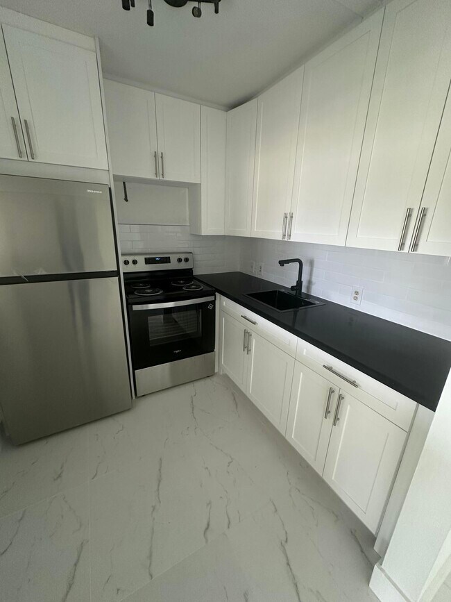 205 Mansfield F