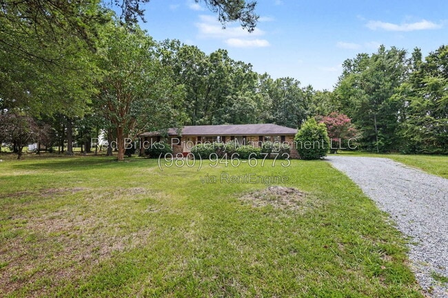 Building Photo - 2501 Galloway Rd