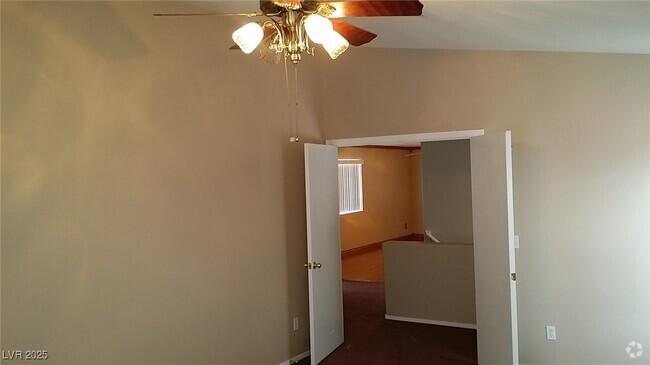 Building Photo - 9362 Coral Berry St Rental