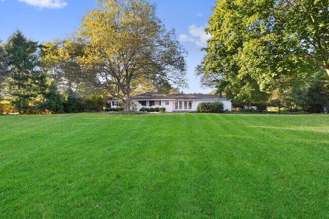 Photo - 33 Apaquogue Rd