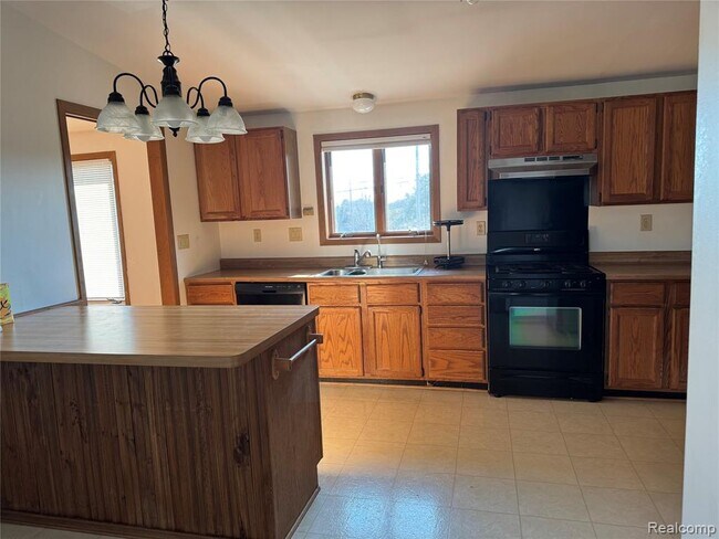 Photo - 2346 London Bridge Dr