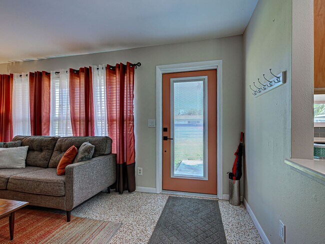 Photo - Seasonal Rental Near Venice – Pet-Friendly...