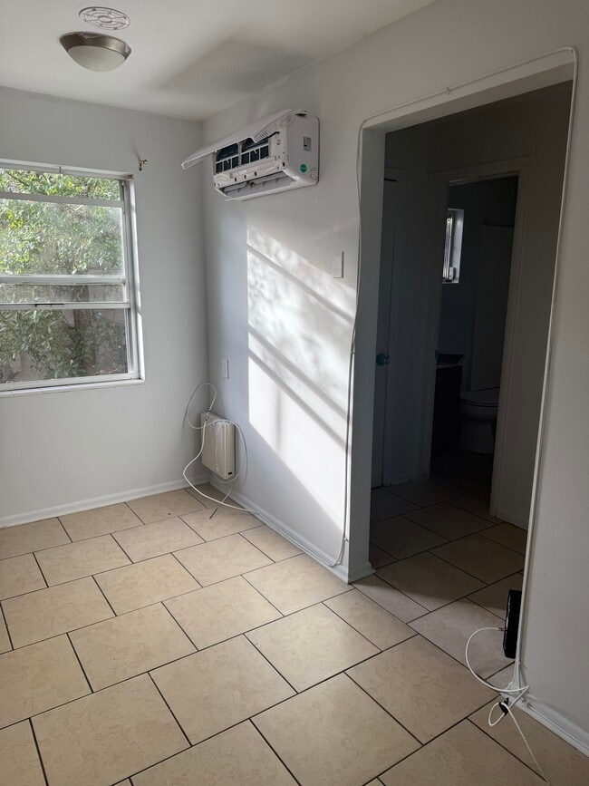 Photo - 413 Woodrow Ave Unit 3