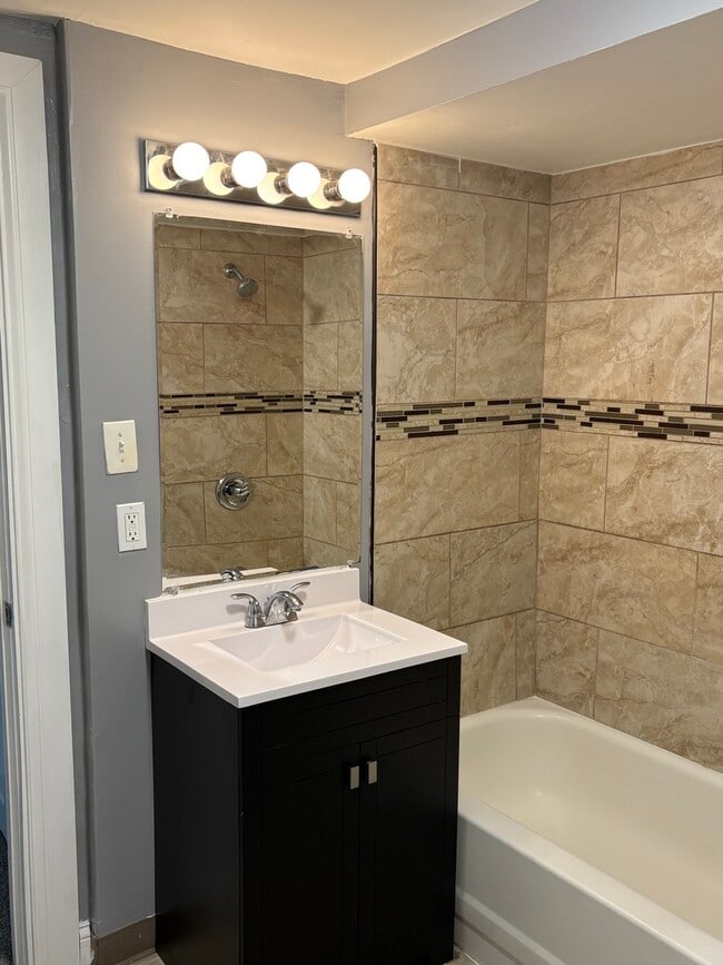 Photo - 409 W 144th St