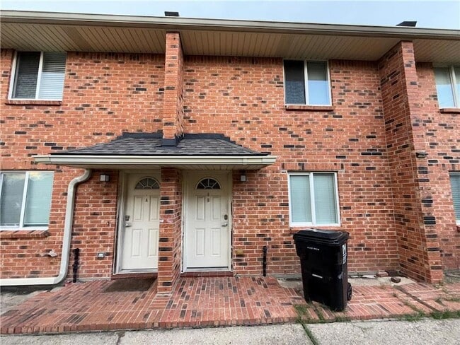 Building Photo - 3213 Golden Dr Unit B Rental