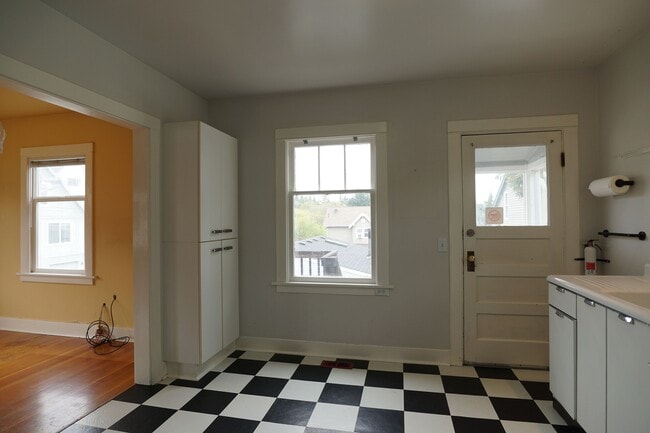 Photo - 2731 S Judkins St