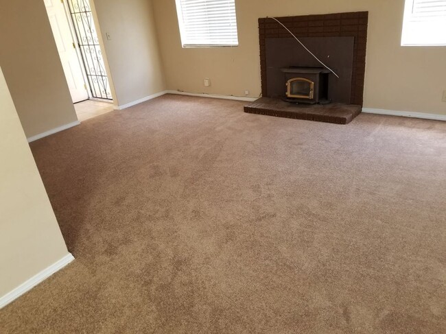 Building Photo - 15537 Sunny Vista Rd Rental