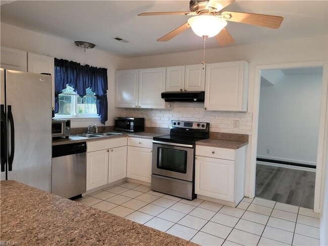 Photo - 932 Gossman Dr