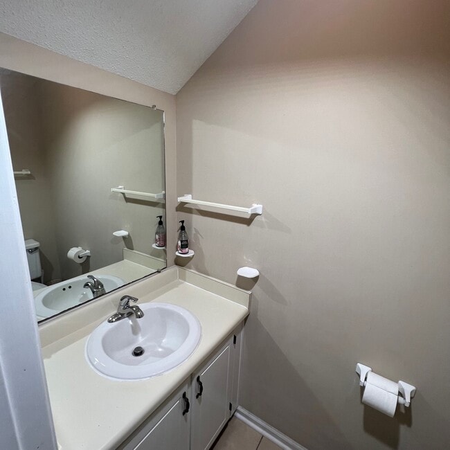 Photo - 2905 Cedar Creek Rd