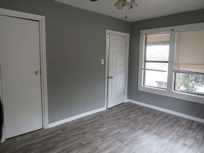 Photo - 1610 SW D Ave Unit MAIN HOUSE