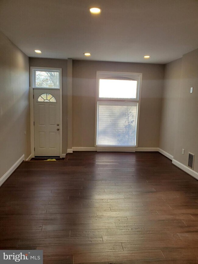 Photo - 909 Bayard St