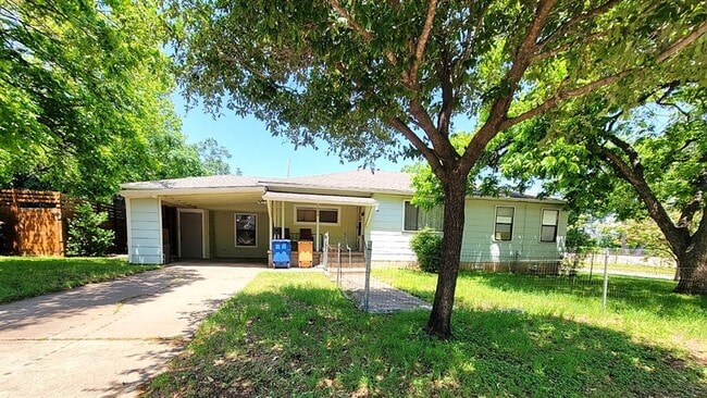 Building Photo - 1028 Ellingson Ln Rental