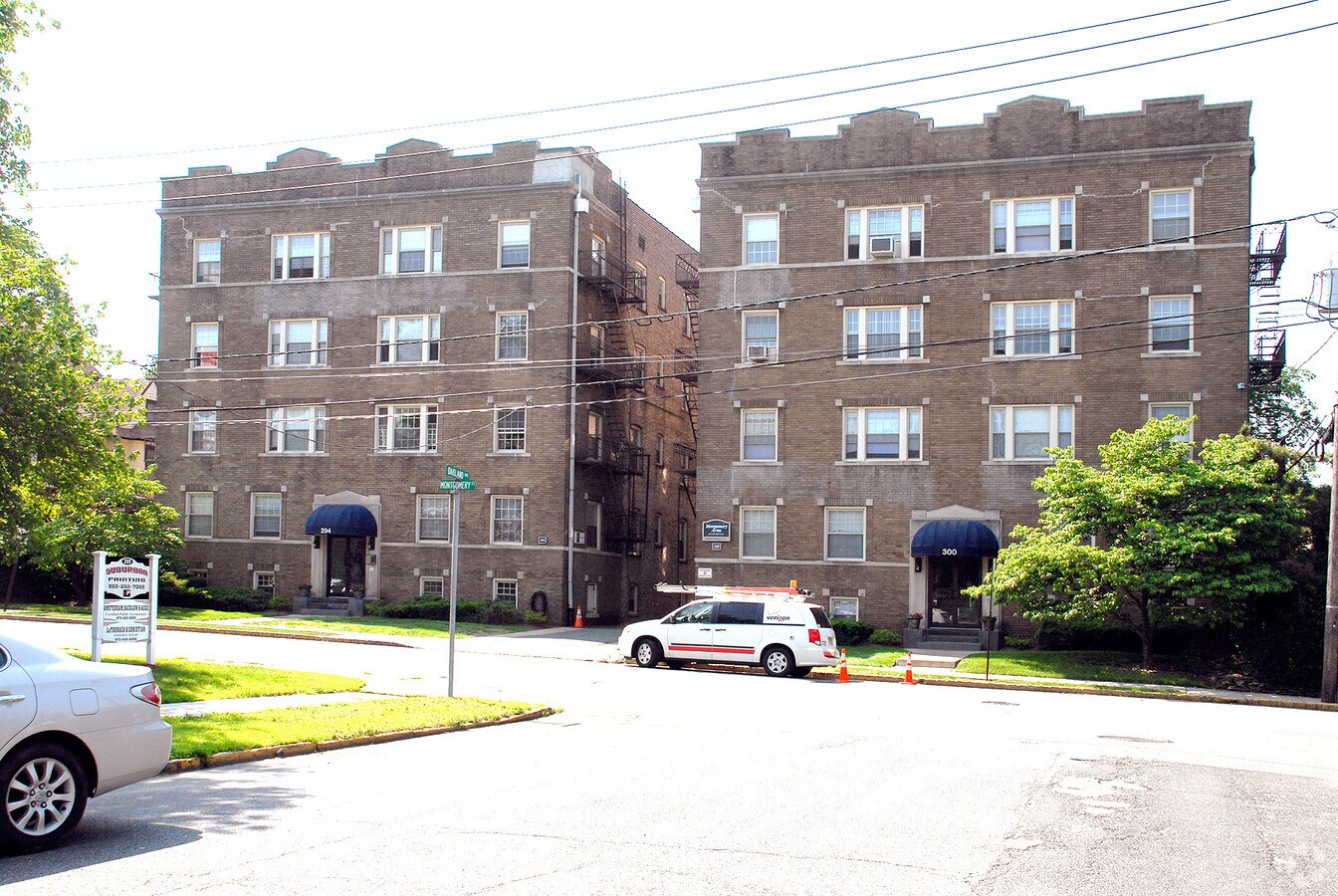 Montgomery Arms - Montgomery Arms