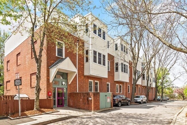 Building Photo - 218 Thorndike St Unit 103 Rental