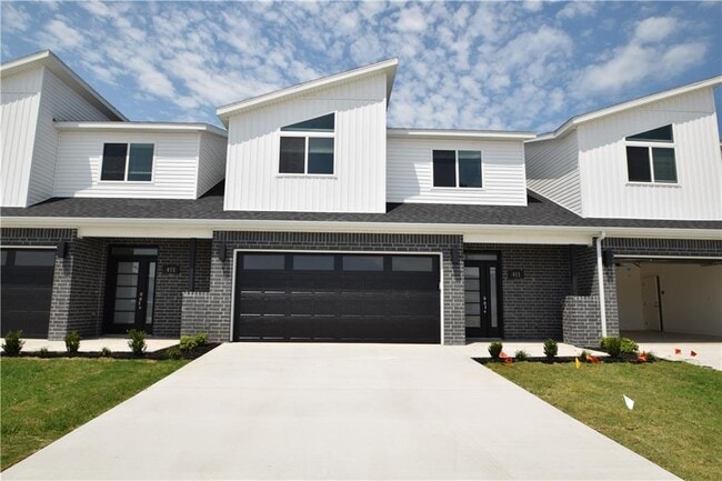 Photo - 411 Amethyst Rd Townhome