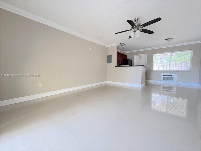 Photo - 2809 Middle River Dr Unidad 2