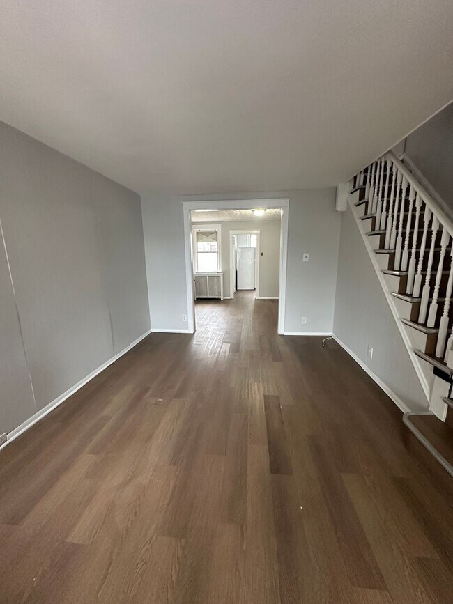 Photo - 420 Woodcliffe Rd