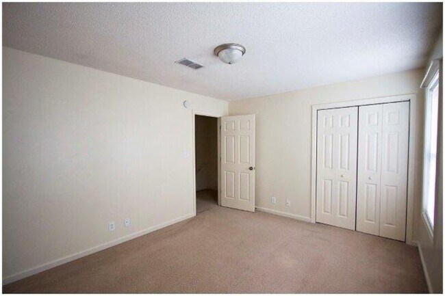 Photo - 299 Raleigh Dr