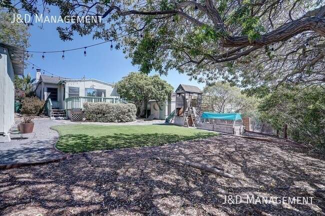 Photo - 2624 Kew Terrace