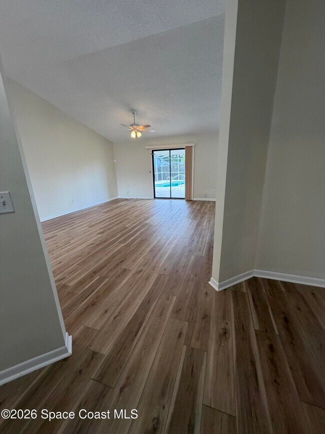 Photo - 1460 Heartwellville St NW