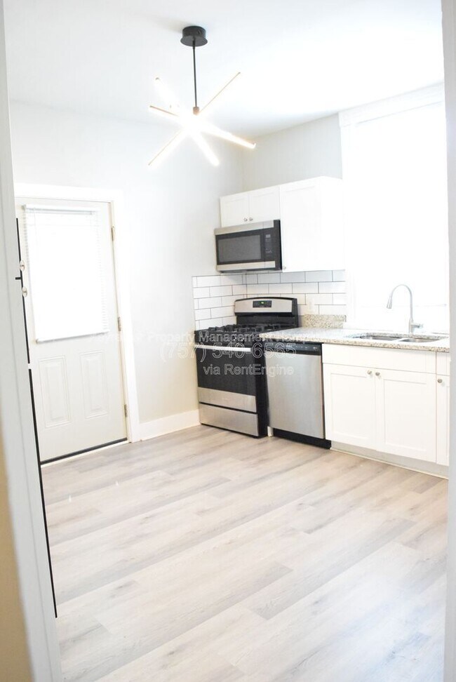 Photo - 647 Mt Vernon Ave Unit B