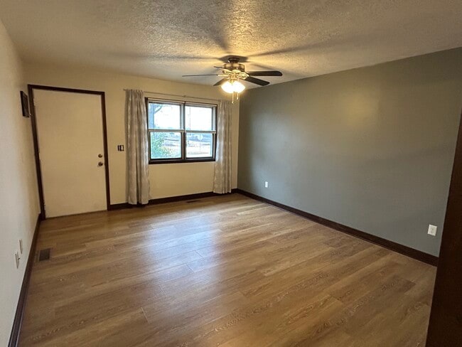 Photo - 609 Nelson Dr