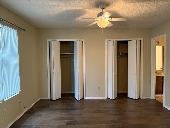 Photo - 930 N Century Dr