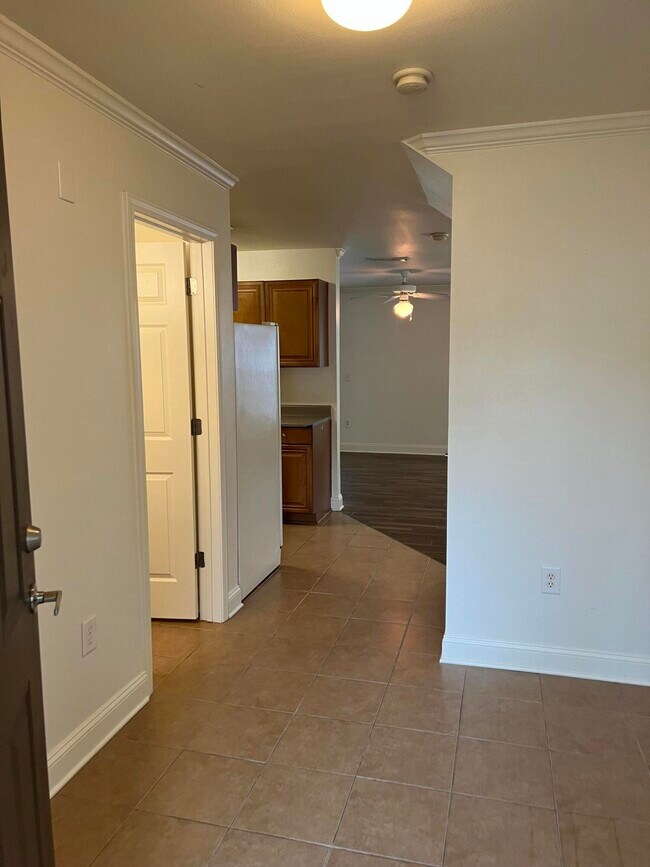 Photo - 502 Wingspan Way