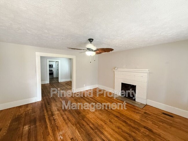 Photo - 316 Broadfoot Ave