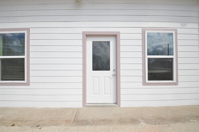 Photo - 2002 County Rd 55