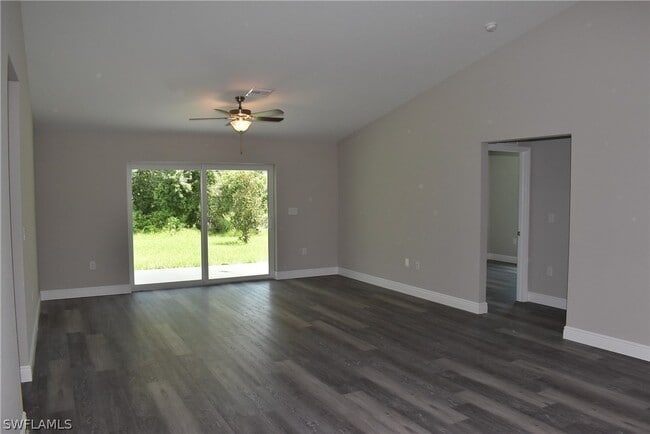 Photo - 20217 Renwick Ave