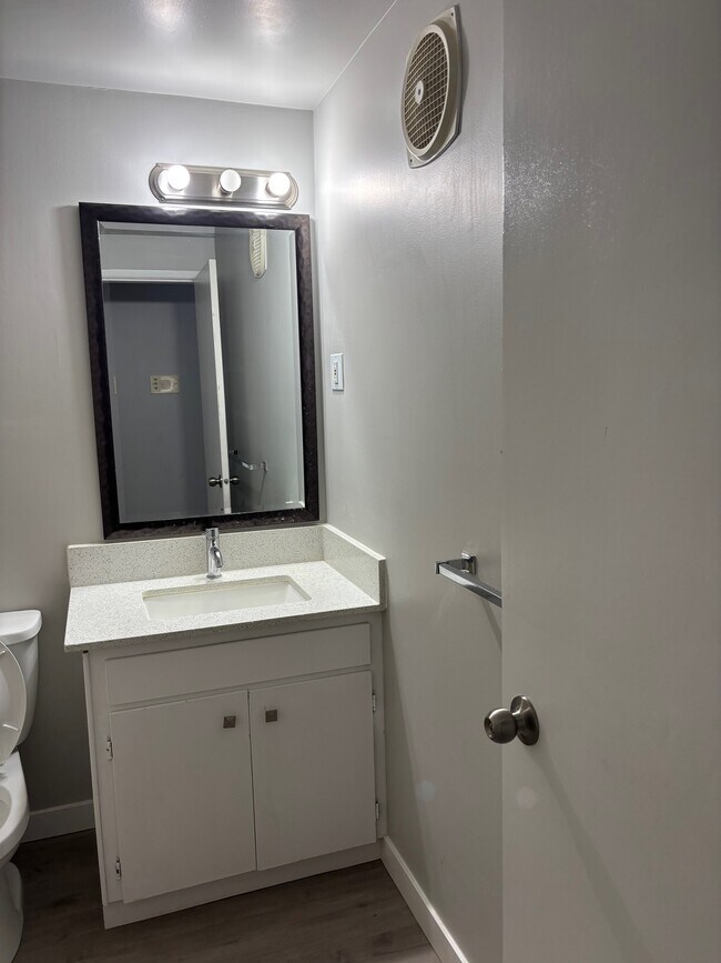 Photo - 10815-10116 116 St NW Unit 105