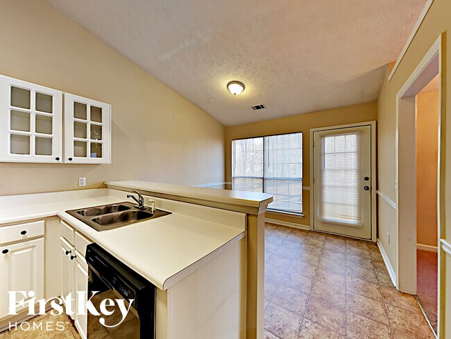 Photo - 85 Harvard Dr