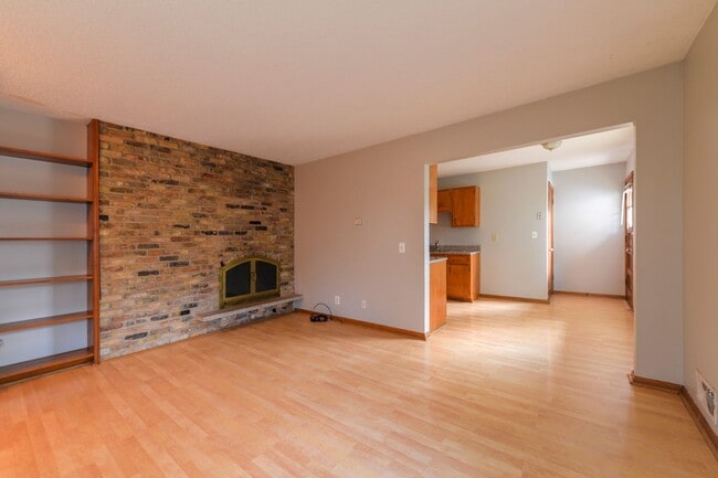 Photo - 1943-1945 Buchanan St NE Unidad 1945 Buchanan