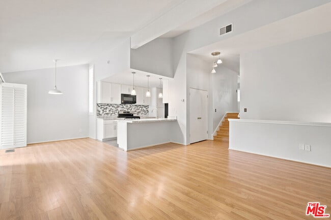 Photo - 13322 Maxella Ave Unidad 7