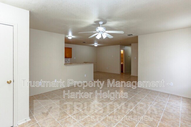 Photo - 932 Maplewood Dr