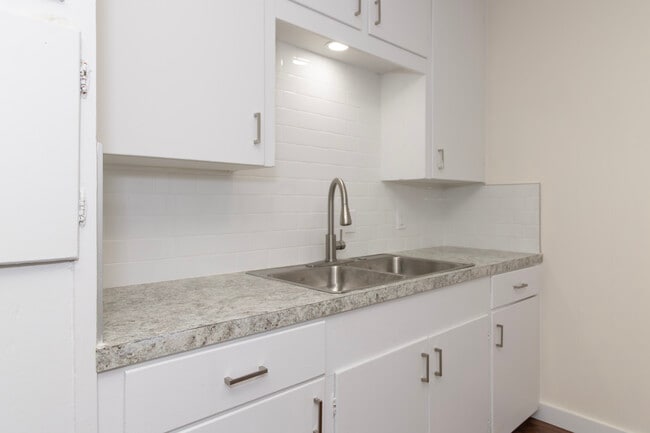 Photo - 124 Francis St Unit B